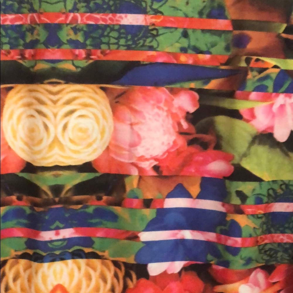 Lularoe Randy Shirt - Picture 2 of 4